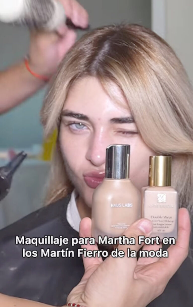 Marta Fort sonriendo sin maquillaje