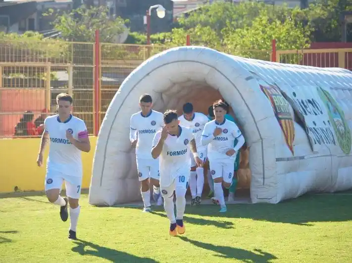Partido de fútbol del Torneo Federal A entre Sol de América y San Martín