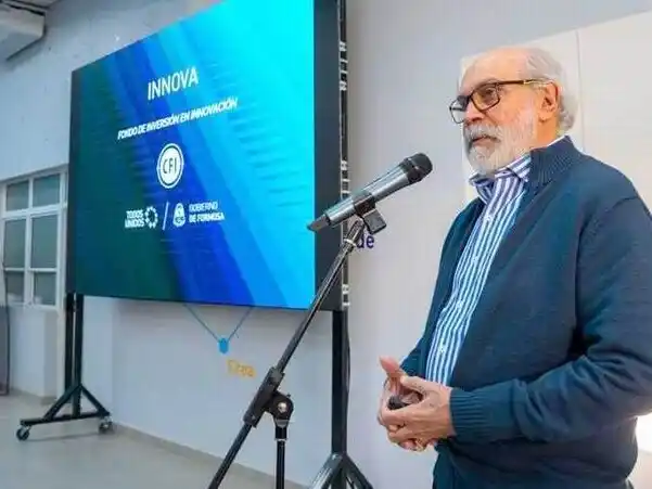 Ministro de Economía Jorge Oscar Ibáñez durante el anuncio del Fondo INNOVA en el Centro de Inclusión Digital de Formosa